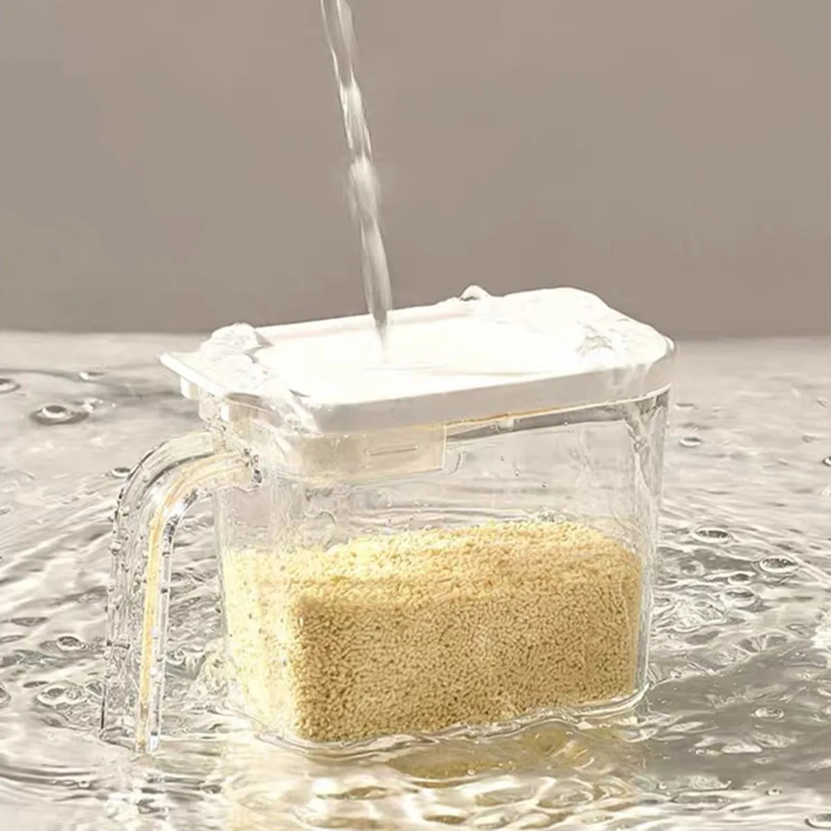 1 Sealed Pop-Top Seasoning Box with Spoon, Household Moisture-Proof